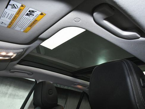 Used 2024 Mercedes-Benz GLE 450 4MATIC image 53