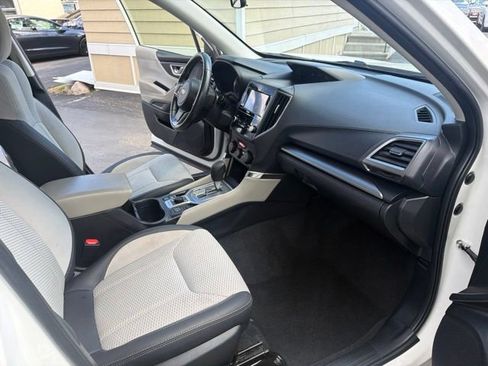 Used 2024 Subaru Forester Premium AWD/4WD image 25