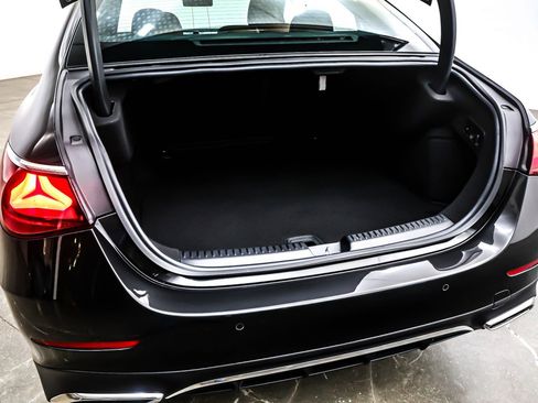 Used 2025 Mercedes-Benz E 350 Sedan image 23