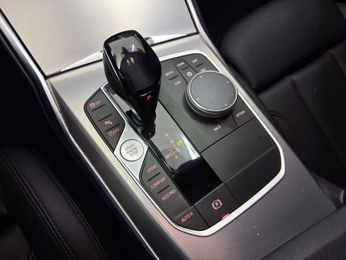 Used 2020 BMW 330i Sedan w/ Convenience Package image 17