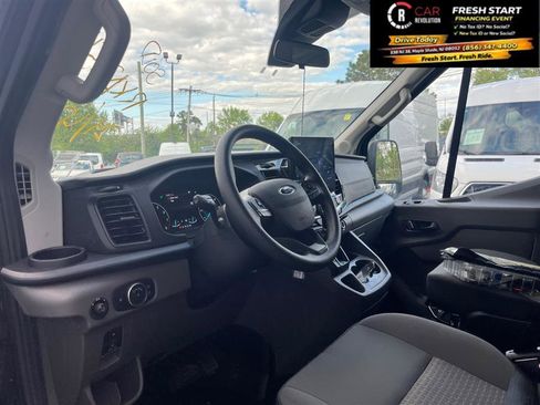 Used 2024 Ford Transit 350 XLT RWD image 11