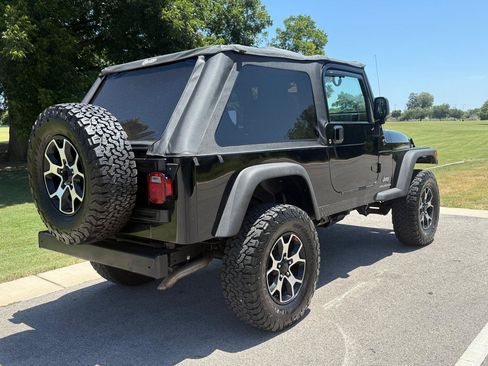 Used 2004 Jeep Wrangler 4WD image 9