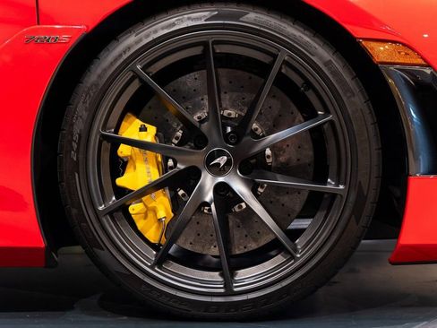 Used 2022 McLaren 720S Spider image 15