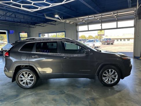 Used 2014 Jeep Cherokee Limited w/ Luxury Group image 9