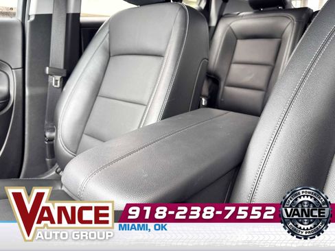 Used 2024 GMC Terrain SLT w/ Elevation Edition FWD image 34