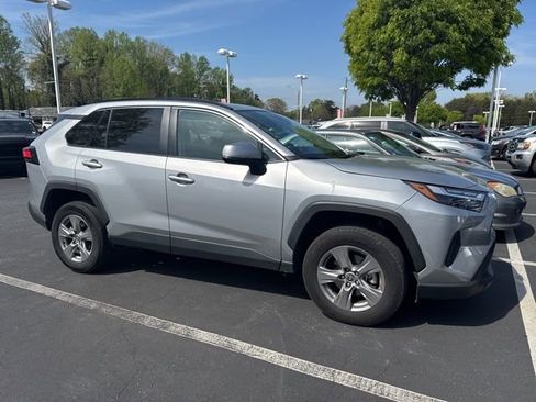 Used 2024 Toyota RAV4 XLE image 3