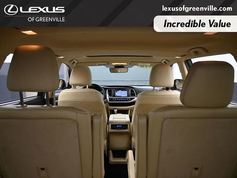 Used 2019 Toyota Highlander XLE image 28
