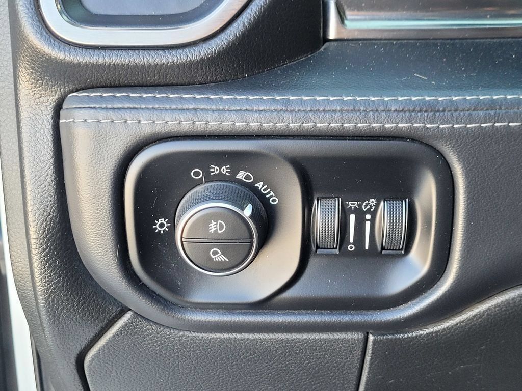Used 2019 RAM 3500 Limited RWD image 30