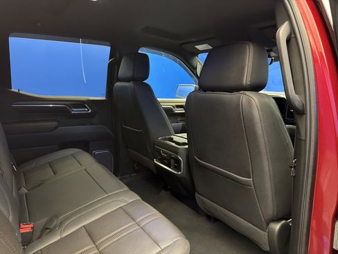 Used 2023 Chevrolet Silverado 1500 High Country w/ Technology Package image 29