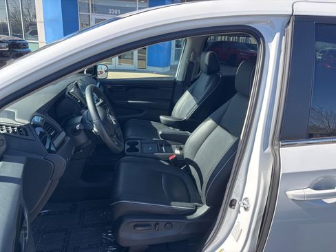 Certified 2025 Honda Odyssey Touring image 8