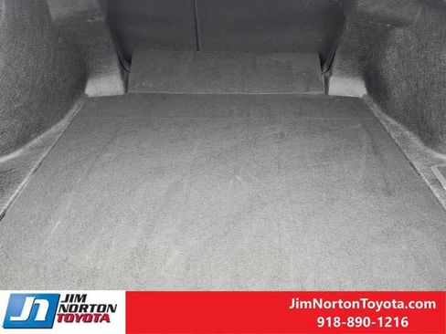 Used 2025 Toyota Camry SE image 33