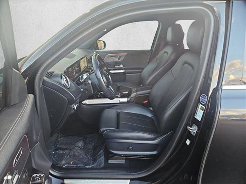 Used 2023 Mercedes-Benz EQB 300 4MATIC image 16