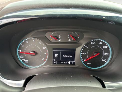 Used 2023 Chevrolet Traverse LT FWD image 18