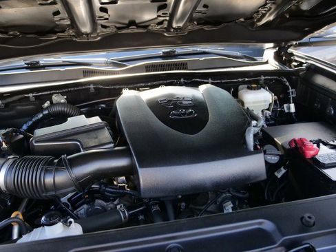 Used 2020 Toyota Tacoma TRD Off-Road w/ Technology Package image 49