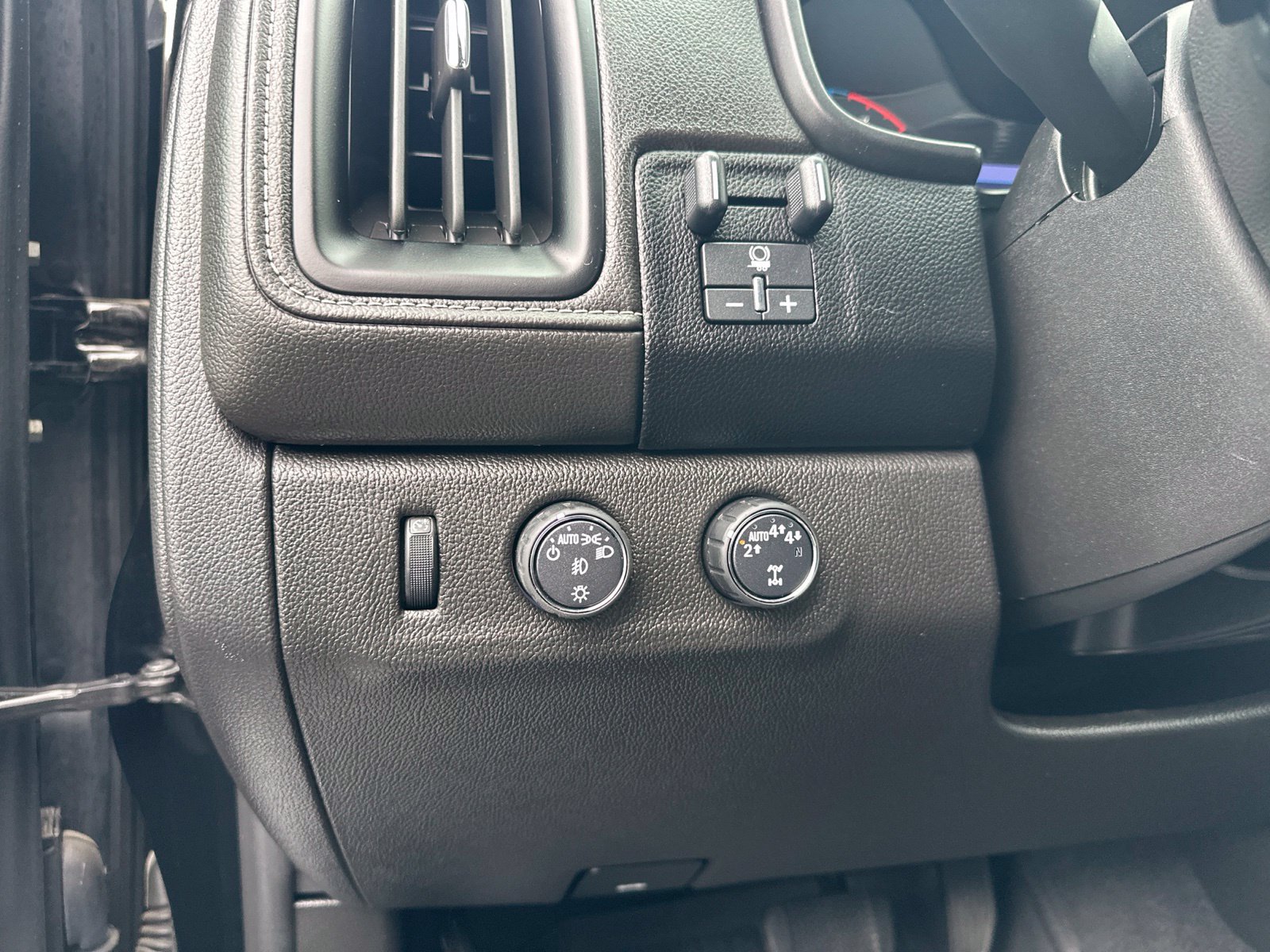 Used 2022 GMC Canyon Denali AWD/4WD image 19