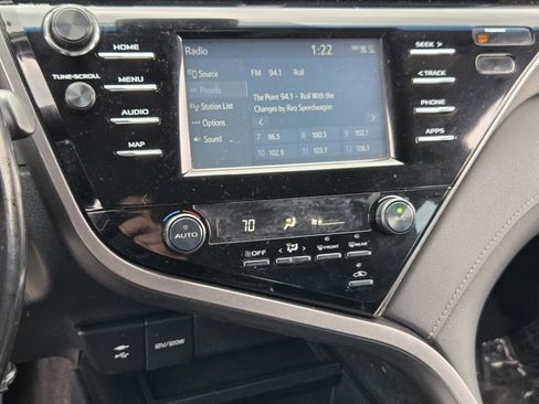Used 2019 Toyota Camry SE image 16