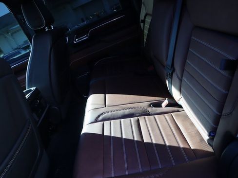 Used 2025 GMC Sierra 2500 Denali Ultimate image 12