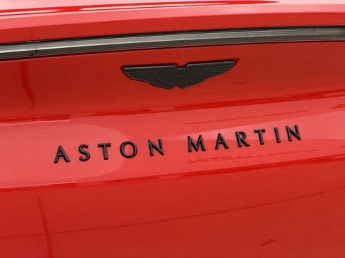 Used 2023 Aston Martin DBX image 23