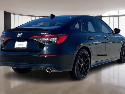 Used 2022 Honda Civic Sport image 2