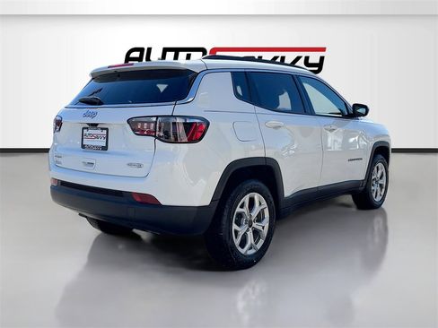 Used 2025 Jeep Compass Latitude image 7
