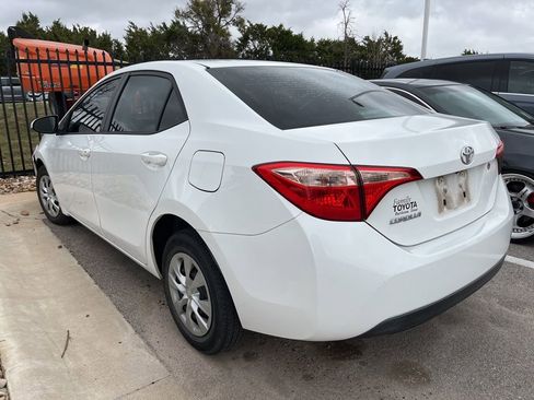 Used 2017 Toyota Corolla LE image 4