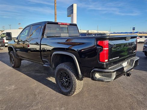 Used 2025 Chevrolet Silverado 2500 ZR2 image 4