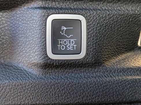 Used 2023 Jeep Grand Cherokee L Overland image 14