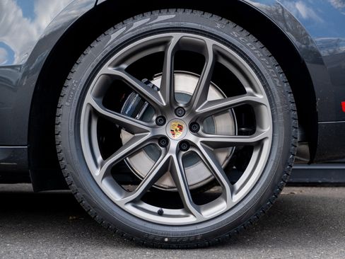 New 2026 Porsche Macan GTS image 13