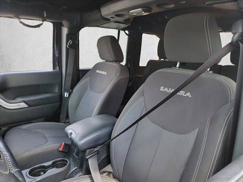 Used 2017 Jeep Wrangler Unlimited Sahara AWD/4WD image 13