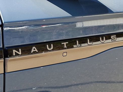 Used 2025 Lincoln Nautilus Black Label AWD/4WD image 31