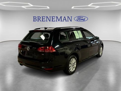 Used 2016 Volkswagen Golf S image 5