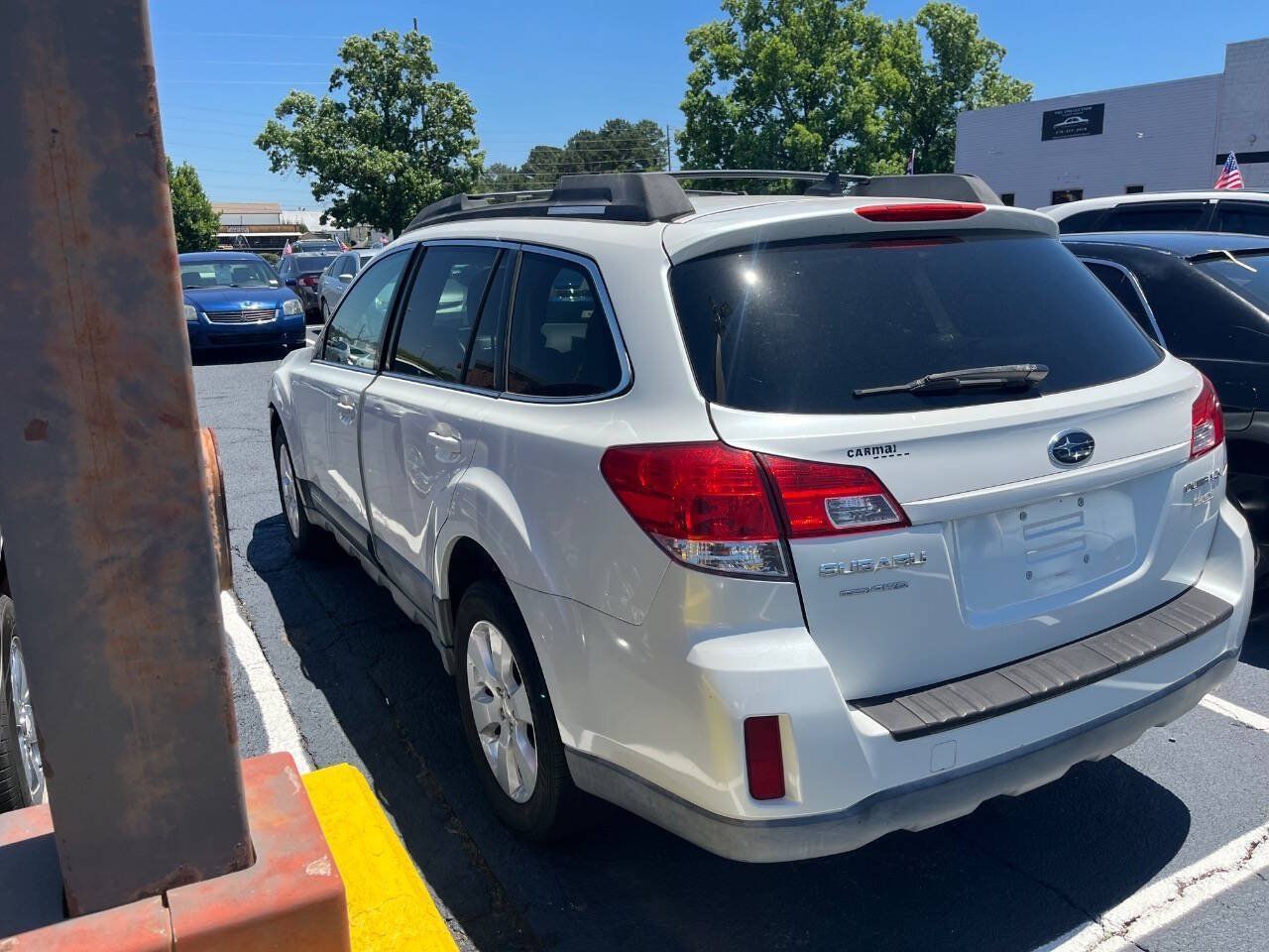 Used 2011 Subaru Outback 2.5i Premium AWD/4WD image 4