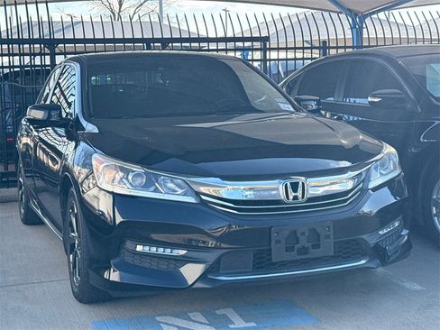 Used 2017 Honda Accord EX image 3