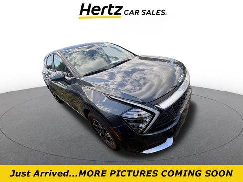 Used 2025 Kia Sportage LX image 1