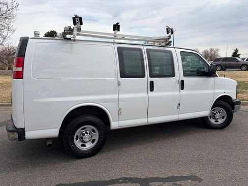 Used 2014 Chevrolet Express 2500 image 4
