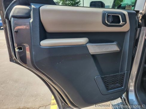 Used 2023 Ford Bronco Wildtrak image 17