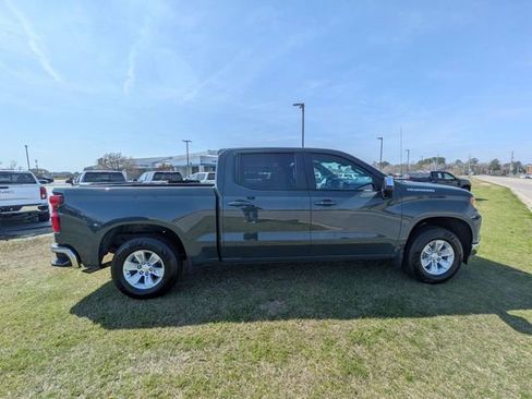 Used 2025 Chevrolet Silverado 1500 LT image 2