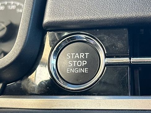 Used 2024 Mitsubishi Outlander ES image 36