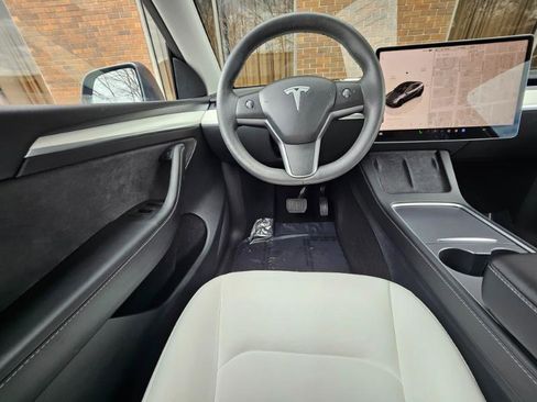 Used 2023 Tesla Model Y Long Range image 4