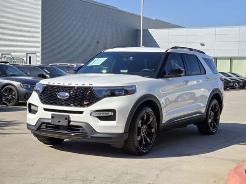 Used 2024 Ford Explorer ST w/ Equipment Group 401A image 4