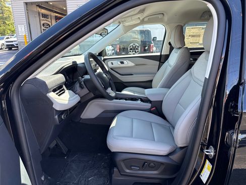 New 2026 Ford Explorer Active w/ Active Comfort Package AWD/4WD image 20
