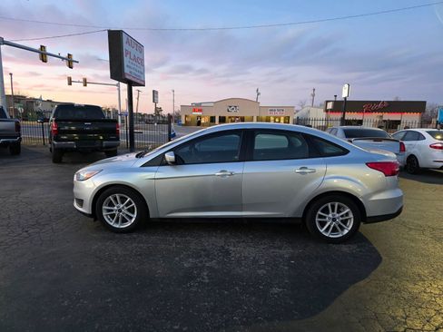 Used 2018 Ford Focus SE image 19