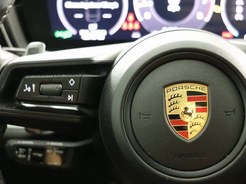 Used 2024 Porsche Cayenne Coupe AWD/4WD image 26