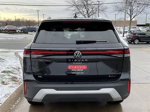 New 2026 Volkswagen Tiguan SE image 4