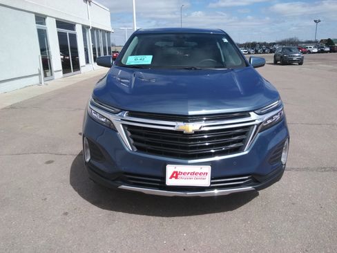 Used 2024 Chevrolet Equinox LT AWD/4WD image 3