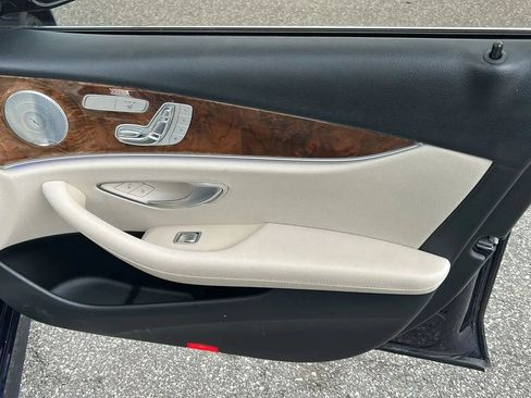 Used 2017 Mercedes-Benz E 300 4MATIC image 20