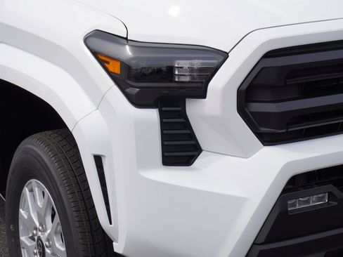 New 2026 Toyota Tacoma SR5 image 3