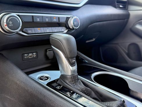 Used 2024 Nissan Altima 2.5 SV image 25