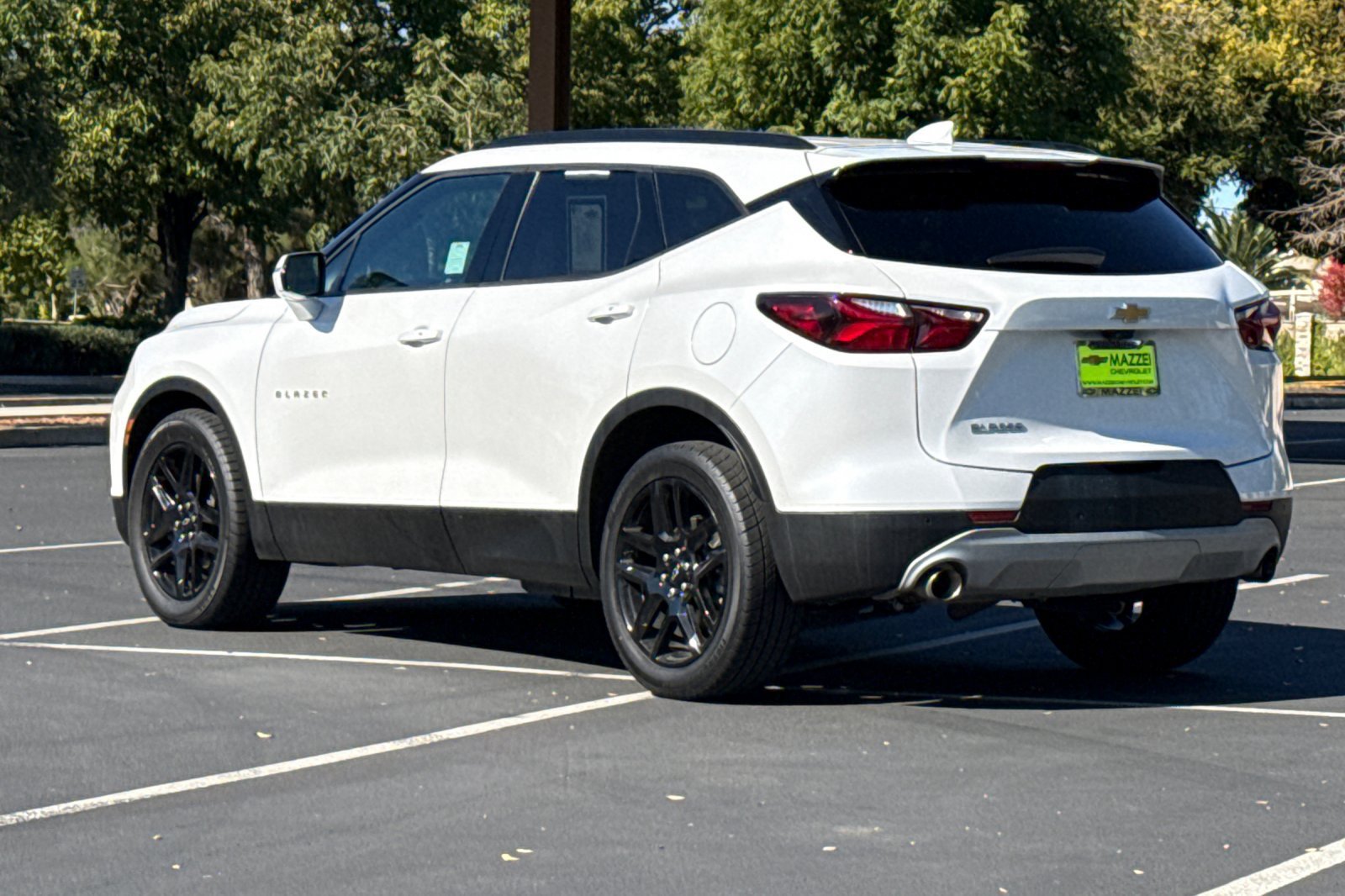 Used 2021 Chevrolet Blazer LT w/ Sound & Technology Package FWD image 3