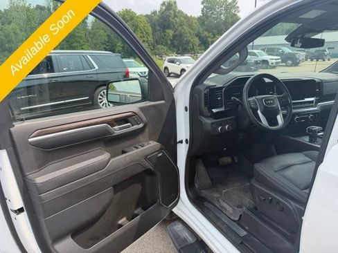 Used 2024 GMC Sierra 1500 Elevation w/ Elevation Premium Package AWD/4WD image 8